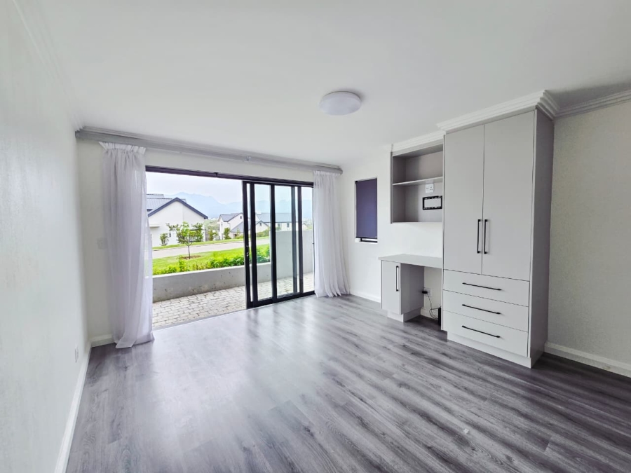 4 Bedroom Property for Sale in Kingswood Golf Estate Western Cape